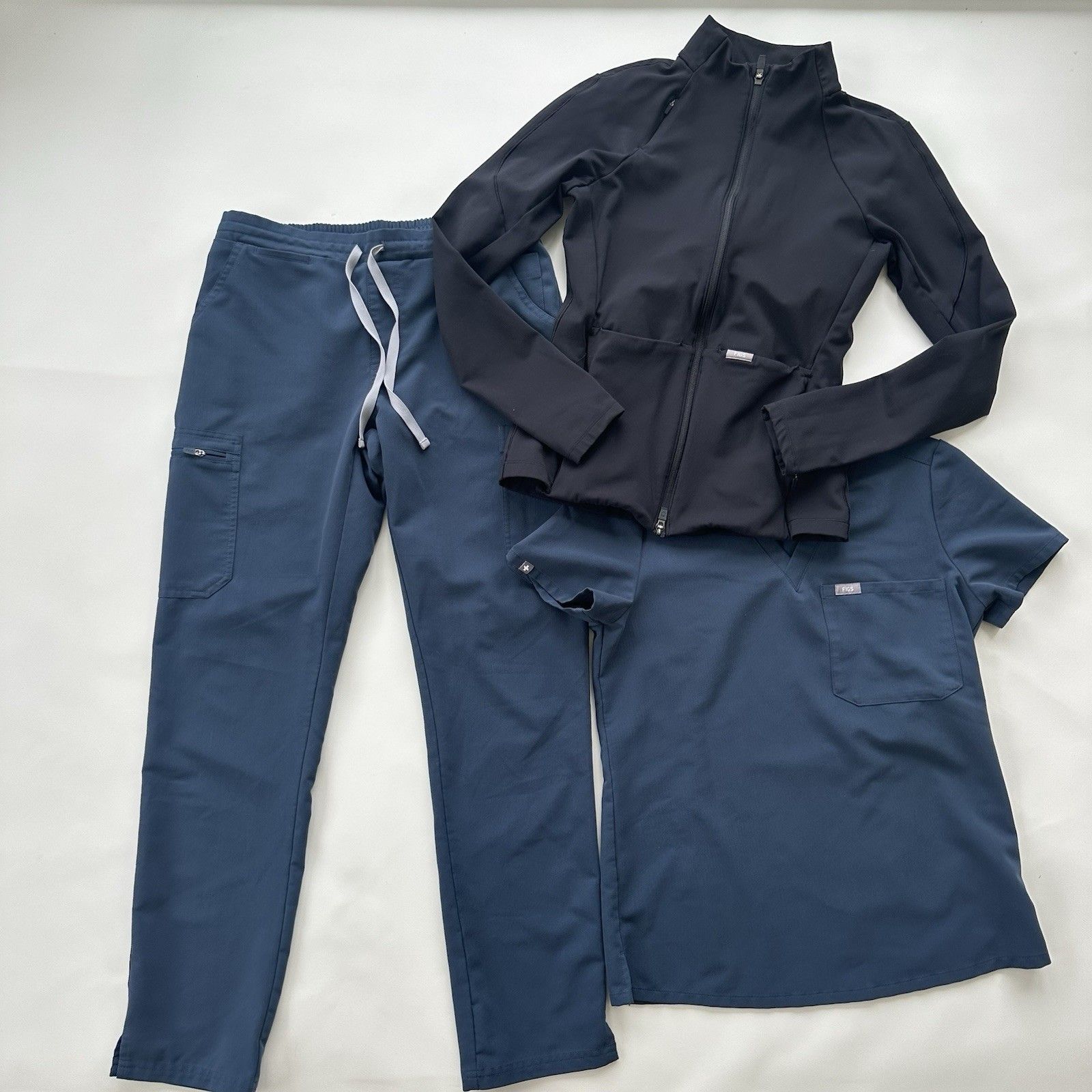 Figs Bundle 3-Piece Scrub Set Small-Xs On Shift Contour Jacket Caterina Yola